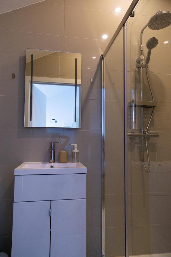 ליים ריג'יס Largigi Rooms, Close To The Beach And Town Centre, Parking Available מראה חיצוני תמונה